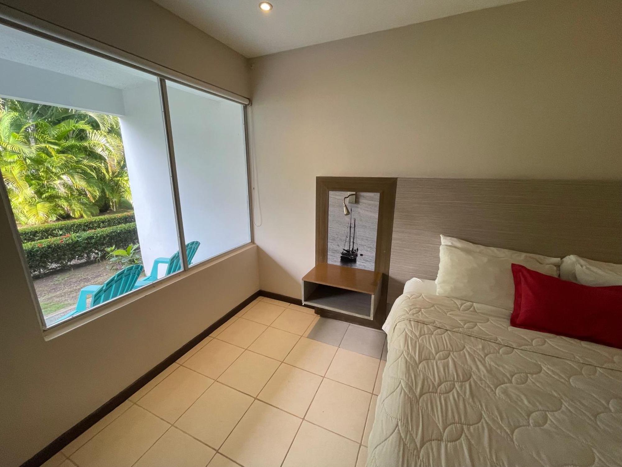 Puerto Azul Hotel Пунтаренас Екстериор снимка