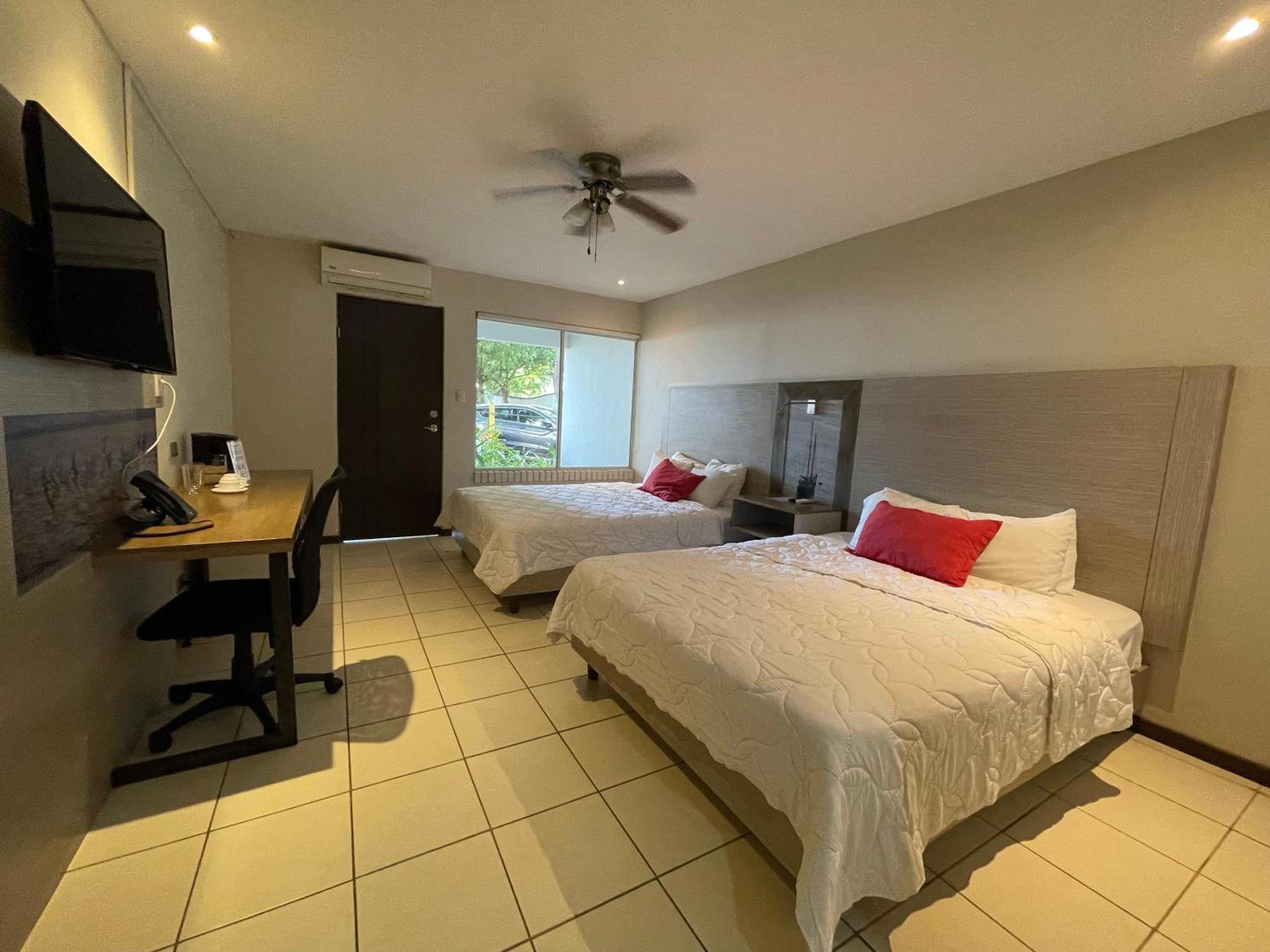 Puerto Azul Hotel Пунтаренас Екстериор снимка