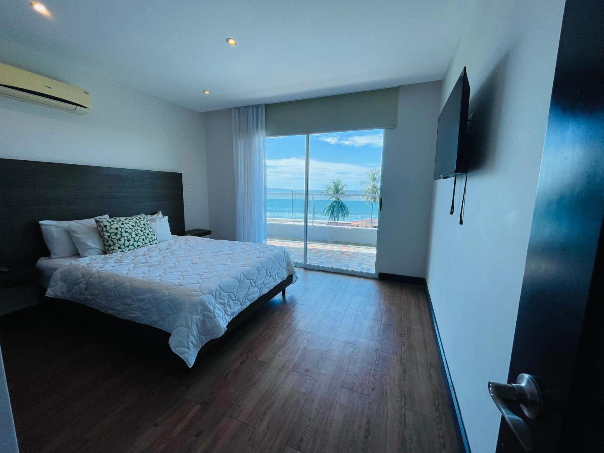 Puerto Azul Hotel Пунтаренас Екстериор снимка