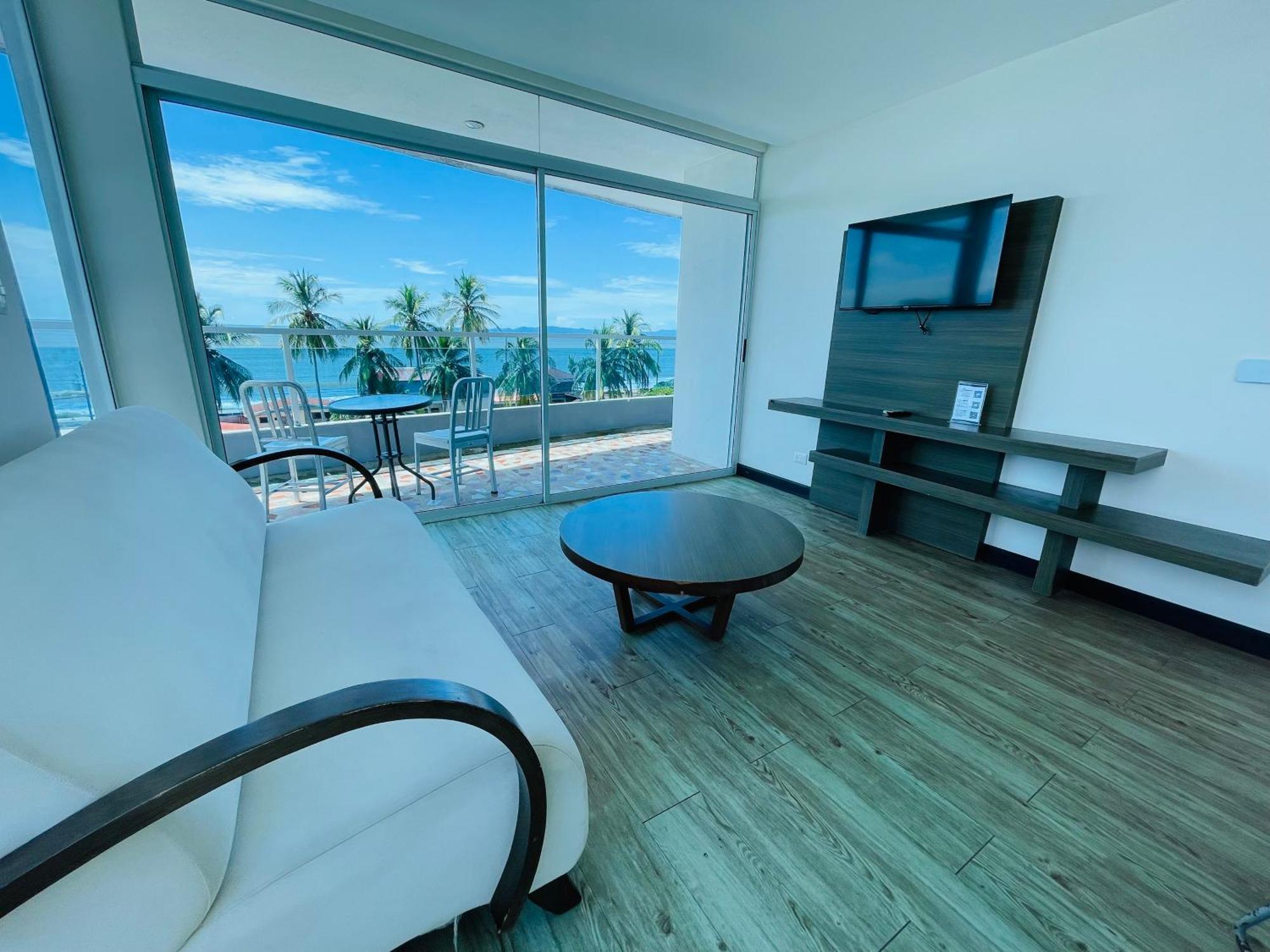 Puerto Azul Hotel Пунтаренас Екстериор снимка
